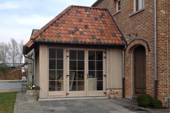 Achterbouw in hout: afromosia